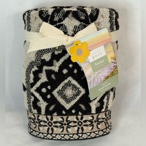 Peri Home 2 piece Bath Towels Black Beige
